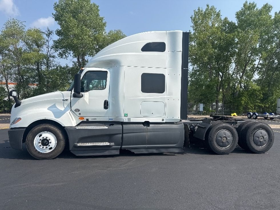 Sleeper Tractor-Heavy Duty Tractors-International-2023-LT625-Brooklyn Park-MN-802,500\n\t\tmiles-$ 35,750 - Image 4