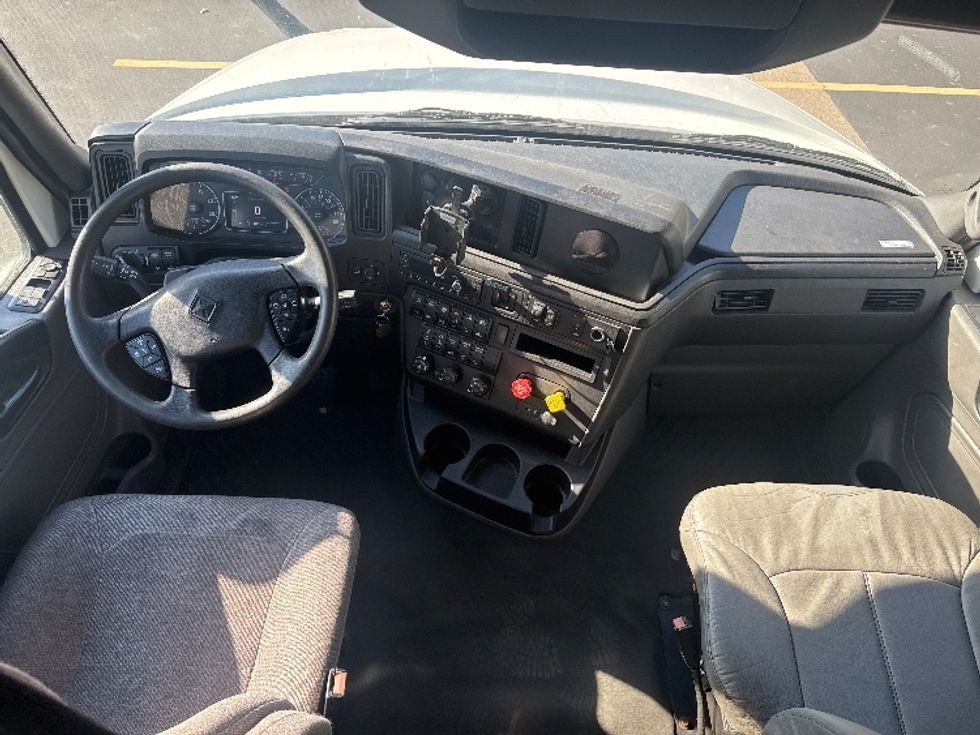 Sleeper Tractor-Heavy Duty Tractors-International-2023-LT625-Brooklyn Park-MN-803,719\n\t\tmiles-$ 38,500 - Image 12