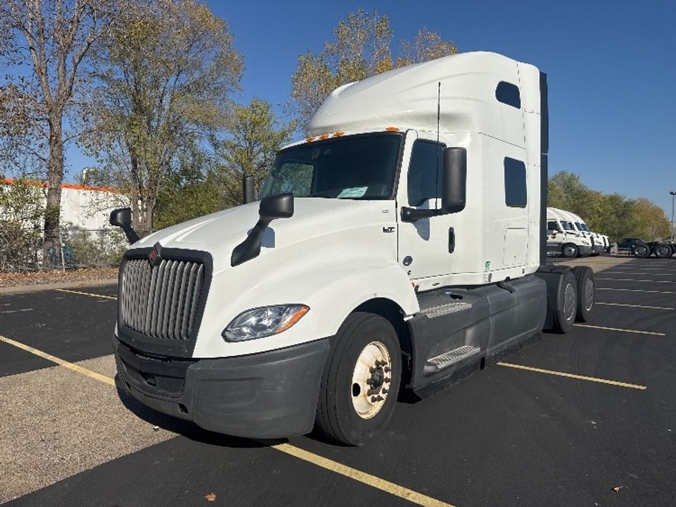 Sleeper Tractor-Heavy Duty Tractors-International-2023-LT625-Brooklyn Park-MN-803,719\n\t\tmiles-$ 38,500 - Image 3