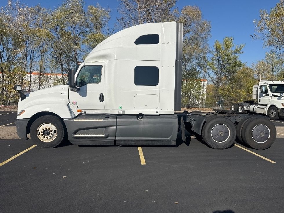 Sleeper Tractor-Heavy Duty Tractors-International-2023-LT625-Brooklyn Park-MN-803,719\n\t\tmiles-$ 38,500 - Image 4