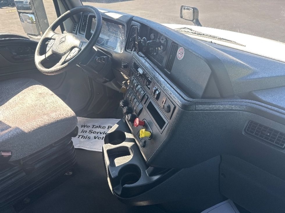 Sleeper Tractor-Heavy Duty Tractors-International-2023-LT625-Brooklyn Park-MN-845,076\n\t\tmiles-$ 39,500 - Image 15