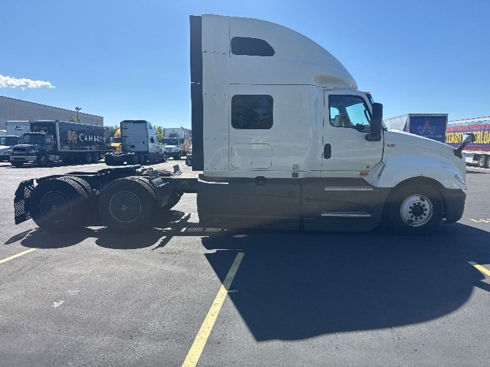 Sleeper Tractor-Heavy Duty Tractors-International-2023-LT625-Brooklyn Park-MN-845,076\n\t\tmiles-$ 39,500 - Image 8