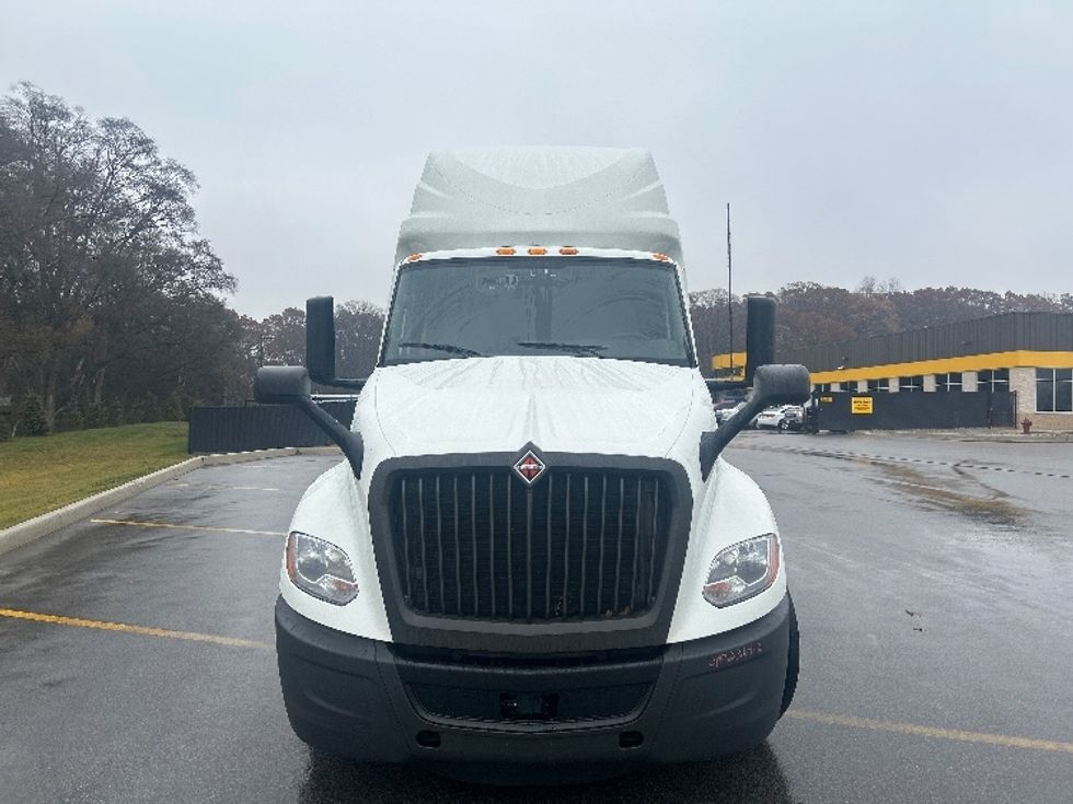 Sleeper Tractor-Heavy Duty Tractors-International-2023-LT625-Byron Center-MI-518,941\n\t\tmiles-$ 57,000 - Image 2