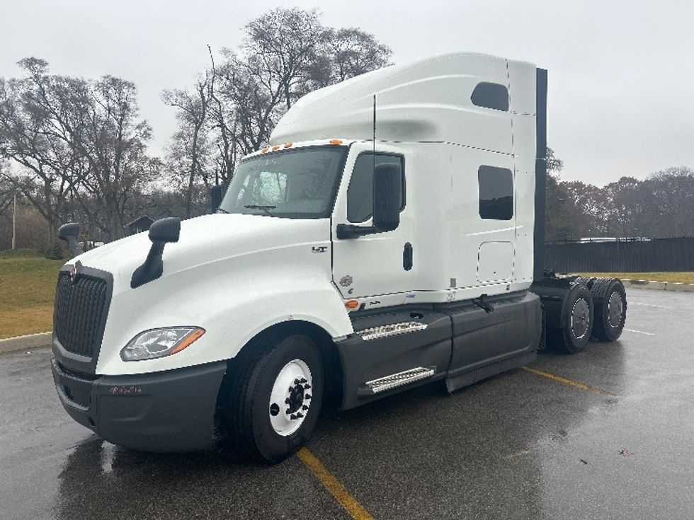 Sleeper Tractor-Heavy Duty Tractors-International-2023-LT625-Byron Center-MI-518,941\n\t\tmiles-$ 57,000 - Image 3