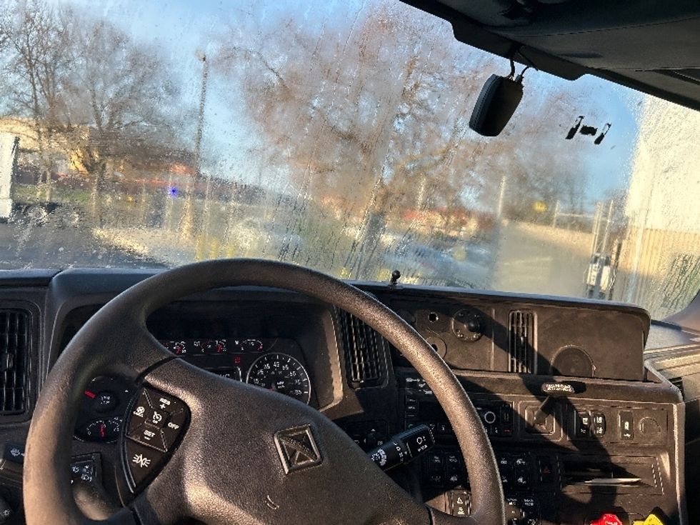 Sleeper Tractor-Heavy Duty Tractors-International-2023-LT625-Ceres-CA-606,757\n\t\tmiles-$ 51,250 - Image 11