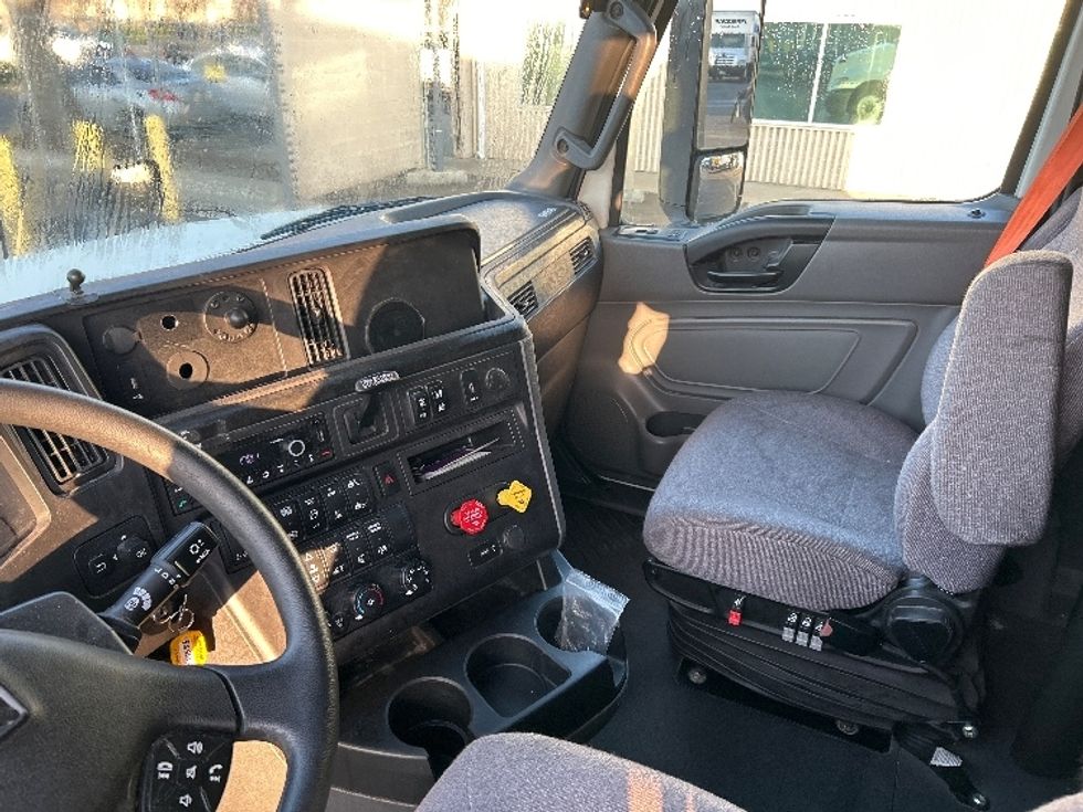 Sleeper Tractor-Heavy Duty Tractors-International-2023-LT625-Ceres-CA-606,757\n\t\tmiles-$ 51,250 - Image 12