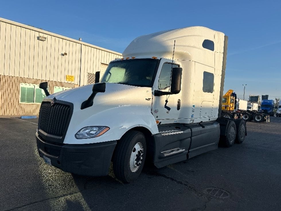 Sleeper Tractor-Heavy Duty Tractors-International-2023-LT625-Ceres-CA-606,757\n\t\tmiles-$ 51,250 - Image 3
