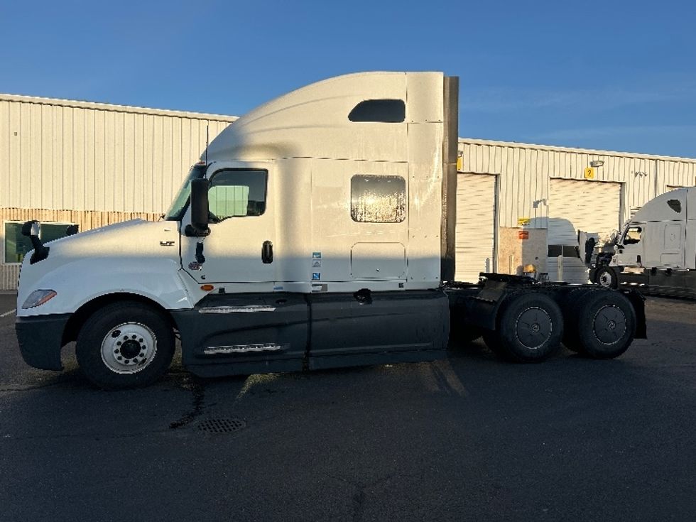 Sleeper Tractor-Heavy Duty Tractors-International-2023-LT625-Ceres-CA-606,757\n\t\tmiles-$ 51,250 - Image 4