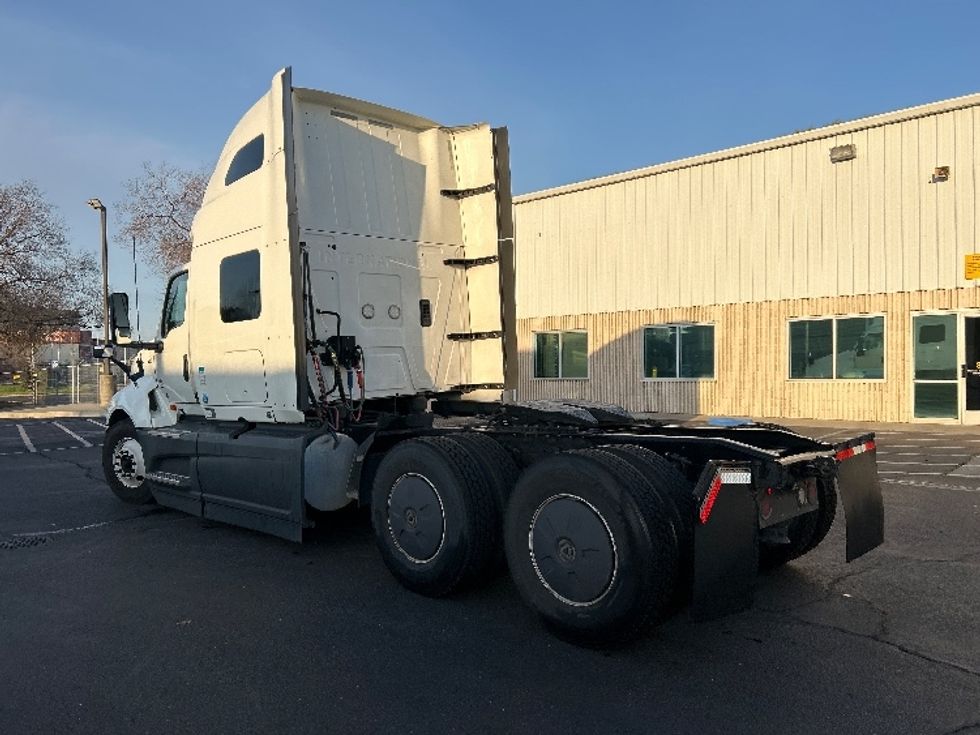 Sleeper Tractor-Heavy Duty Tractors-International-2023-LT625-Ceres-CA-606,757\n\t\tmiles-$ 51,250 - Image 5