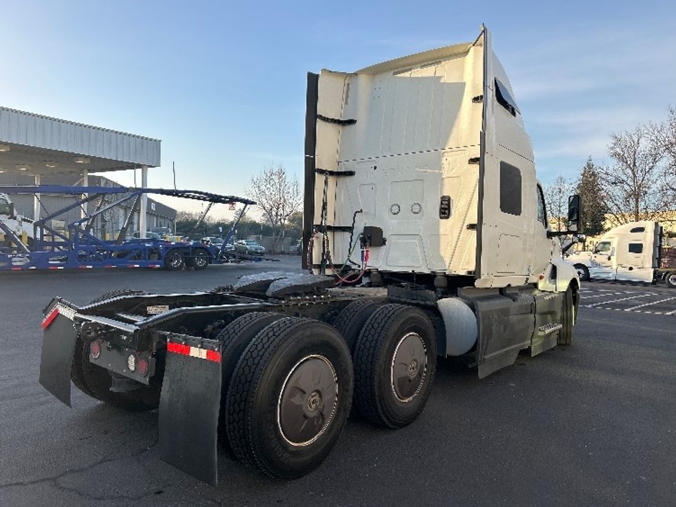 Sleeper Tractor-Heavy Duty Tractors-International-2023-LT625-Ceres-CA-606,757\n\t\tmiles-$ 51,250 - Image 7