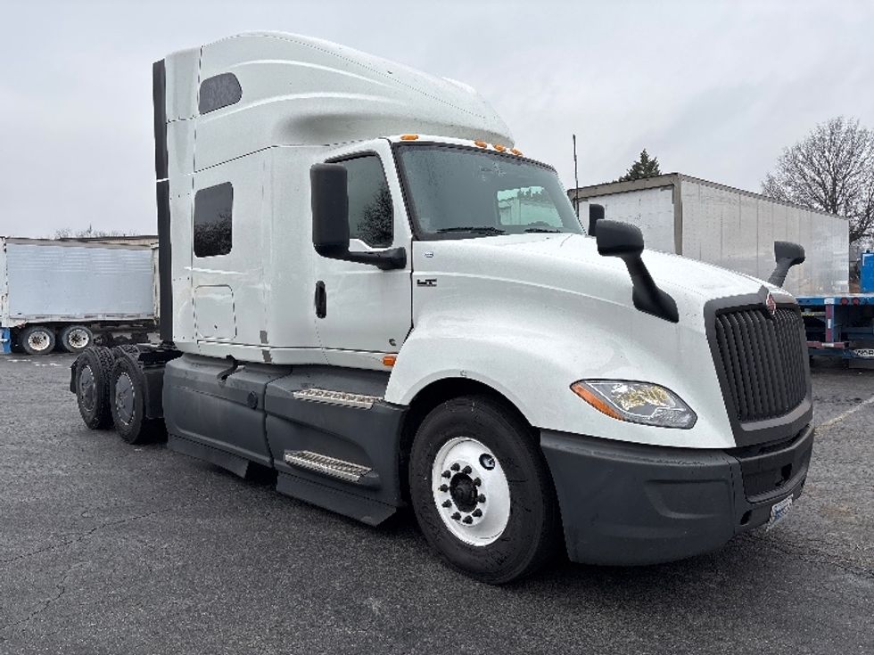 Sleeper Tractor-Heavy Duty Tractors-International-2023-LT625-Charlotte-NC-421,078\n\t\tmiles-$ 64,500 - Image 1