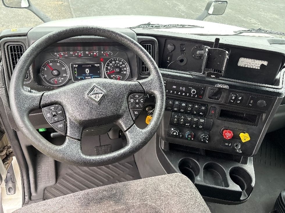Sleeper Tractor-Heavy Duty Tractors-International-2023-LT625-Charlotte-NC-421,078\n\t\tmiles-$ 64,500 - Image 11