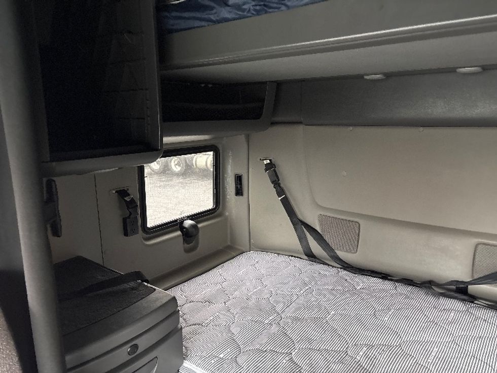 Sleeper Tractor-Heavy Duty Tractors-International-2023-LT625-Charlotte-NC-421,078\n\t\tmiles-$ 64,500 - Image 19