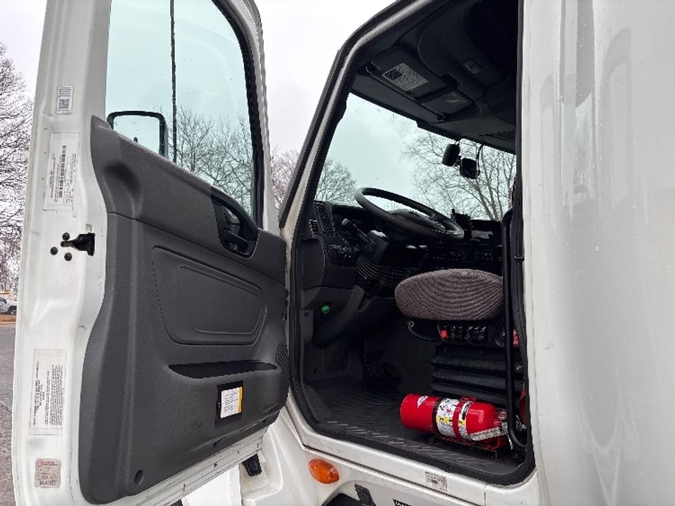 Sleeper Tractor-Heavy Duty Tractors-International-2023-LT625-Charlotte-NC-421,078\n\t\tmiles-$ 64,500 - Image 9