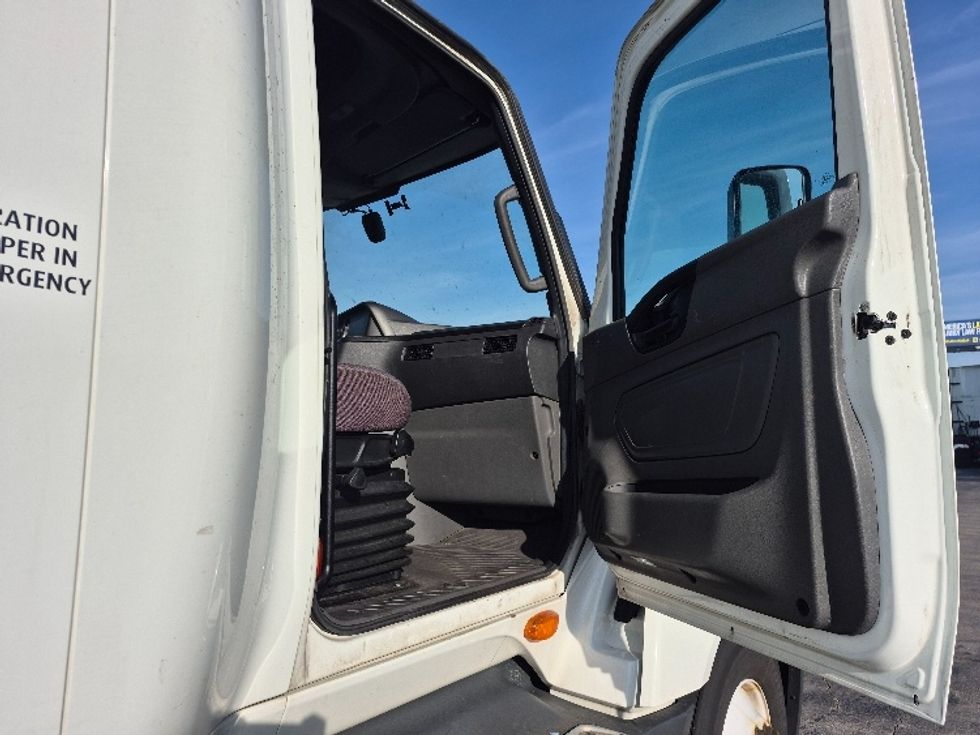 Sleeper Tractor-Heavy Duty Tractors-International-2023-LT625-Chicago (Chicago Ridge)-IL-588,198\n\t\tmiles-$ 44,750 - Image 12