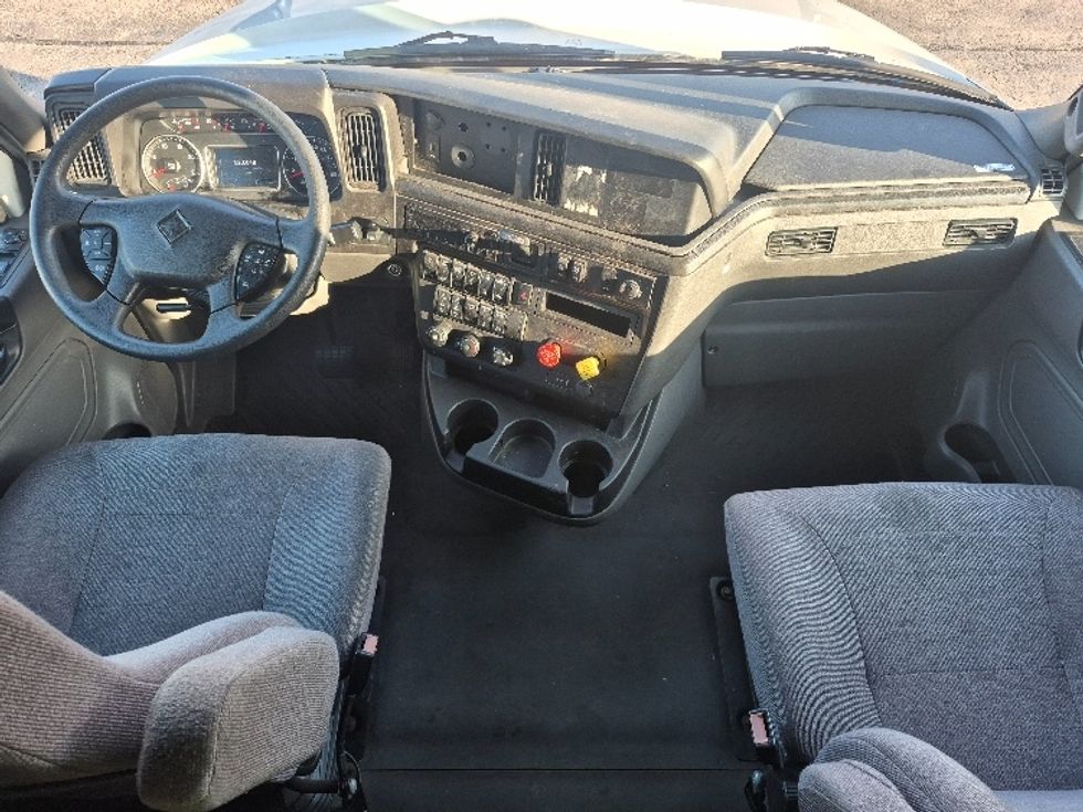 Sleeper Tractor-Heavy Duty Tractors-International-2023-LT625-Chicago (Chicago Ridge)-IL-620,048\n\t\tmiles-$ 44,750 - Image 11