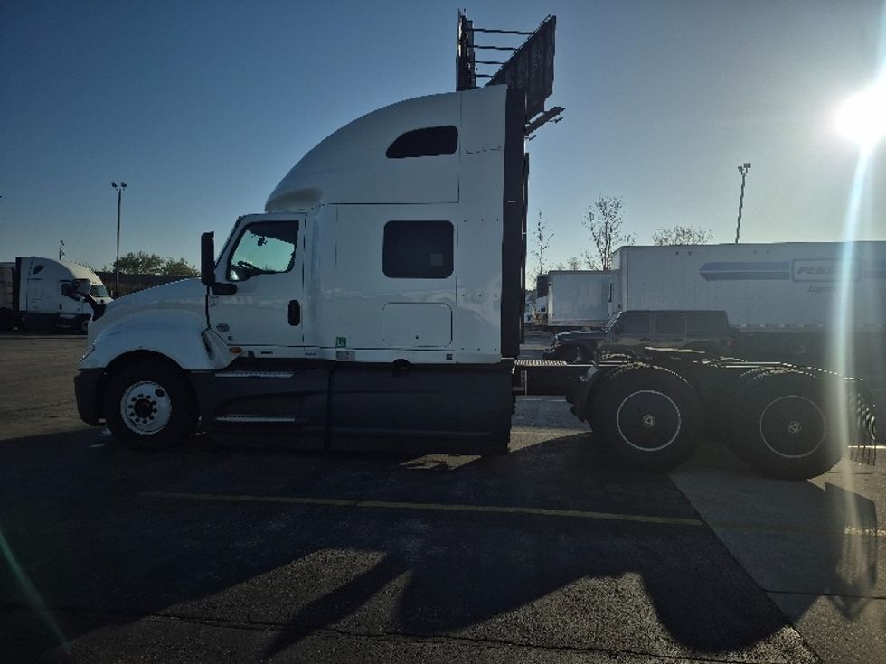 Sleeper Tractor-Heavy Duty Tractors-International-2023-LT625-Chicago (Chicago Ridge)-IL-620,048\n\t\tmiles-$ 44,750 - Image 4