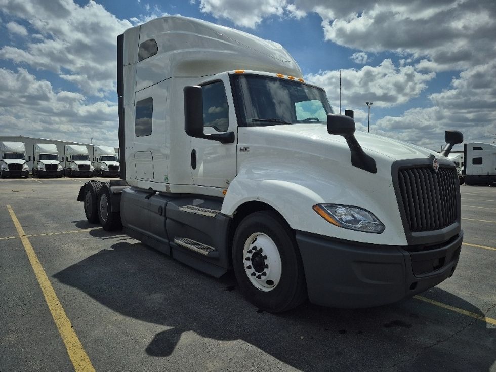Sleeper Tractor-Heavy Duty Tractors-International-2023-LT625-Chicago (Chicago Ridge)-IL-649,665\n\t\tmiles-$ 42,000 - Image 1