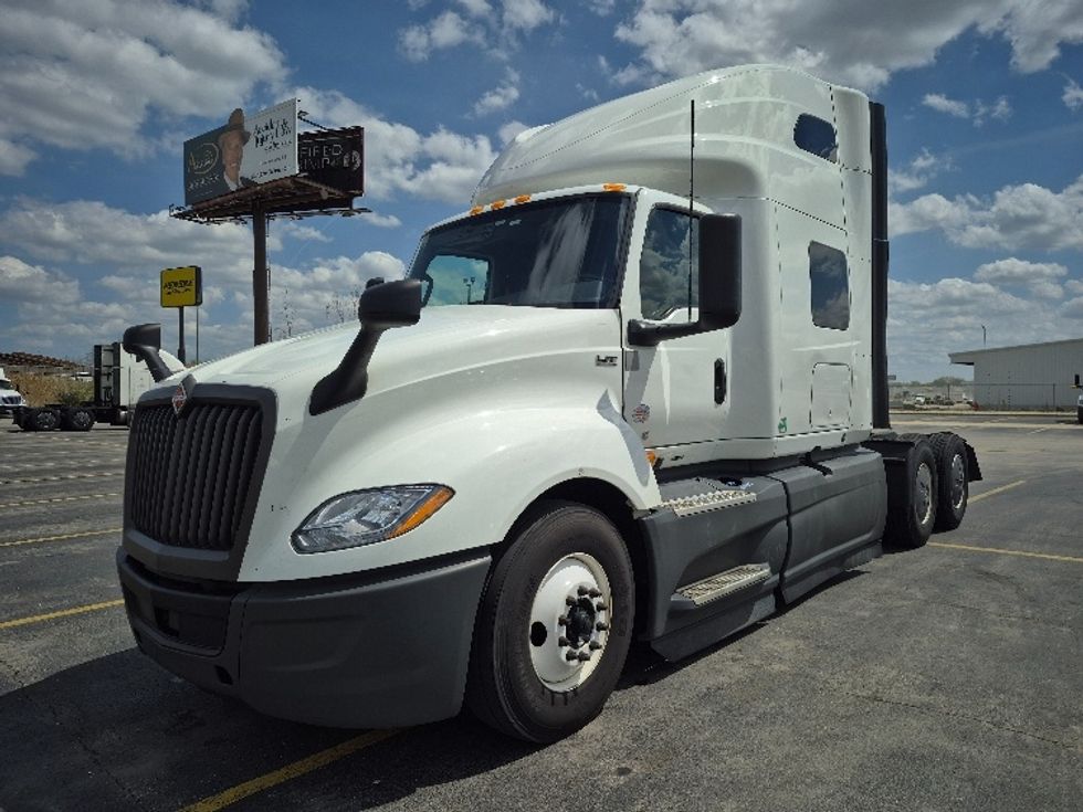 Sleeper Tractor-Heavy Duty Tractors-International-2023-LT625-Chicago (Chicago Ridge)-IL-649,665\n\t\tmiles-$ 42,000 - Image 3