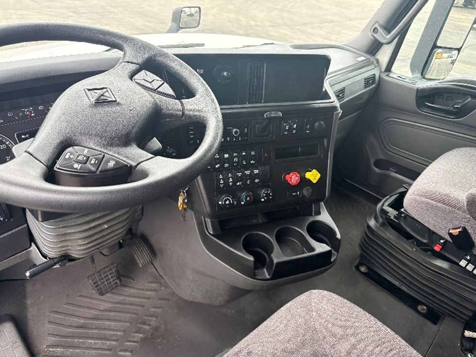 Sleeper Tractor-Heavy Duty Tractors-International-2023-LT625-Chicago (Chicago Ridge)-IL-649,991\n\t\tmiles-$ 42,000 - Image 6