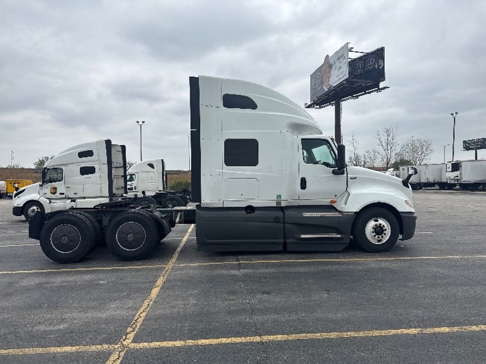 Sleeper Tractor-Heavy Duty Tractors-International-2023-LT625-Chicago (Chicago Ridge)-IL-649,991\n\t\tmiles-$ 42,000 - Image 9