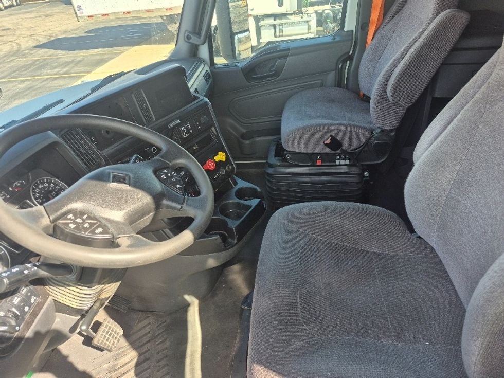 Sleeper Tractor-Heavy Duty Tractors-International-2023-LT625-Chicago (Chicago Ridge)-IL-668,742\n\t\tmiles-$ 39,000 - Image 10
