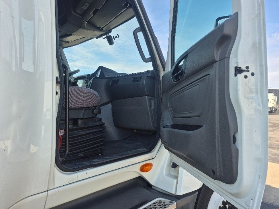 Sleeper Tractor-Heavy Duty Tractors-International-2023-LT625-Chicago (Chicago Ridge)-IL-668,742\n\t\tmiles-$ 39,000 - Image 13