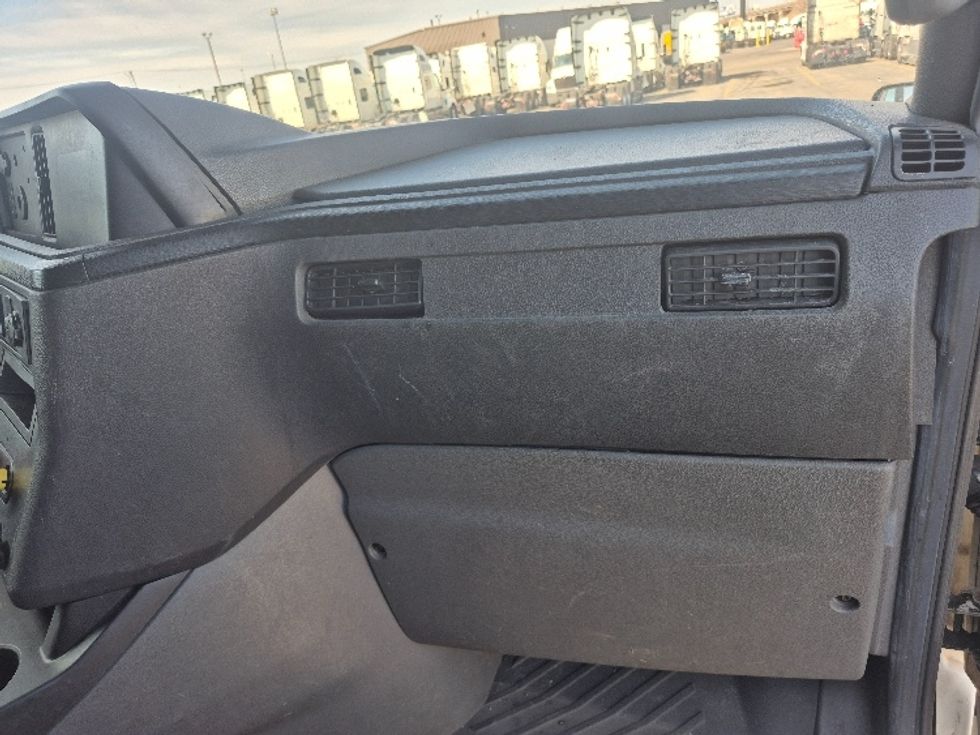 Sleeper Tractor-Heavy Duty Tractors-International-2023-LT625-Chicago (Chicago Ridge)-IL-668,742\n\t\tmiles-$ 39,000 - Image 14