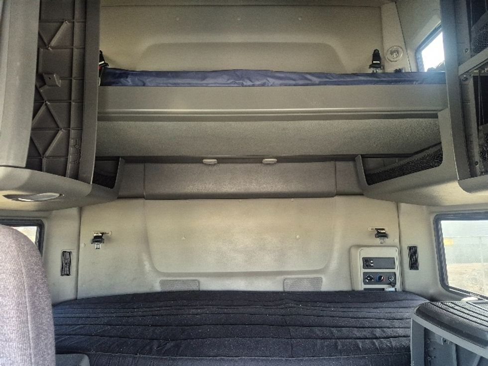 Sleeper Tractor-Heavy Duty Tractors-International-2023-LT625-Chicago (Chicago Ridge)-IL-668,742\n\t\tmiles-$ 39,000 - Image 16