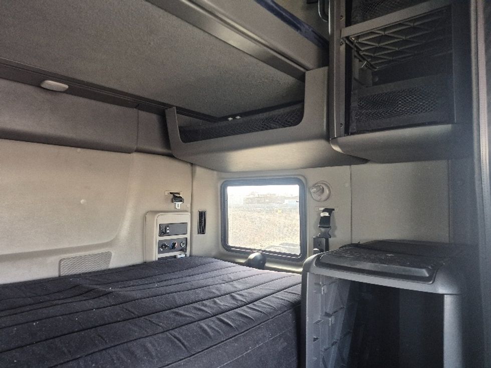 Sleeper Tractor-Heavy Duty Tractors-International-2023-LT625-Chicago (Chicago Ridge)-IL-668,742\n\t\tmiles-$ 39,000 - Image 17