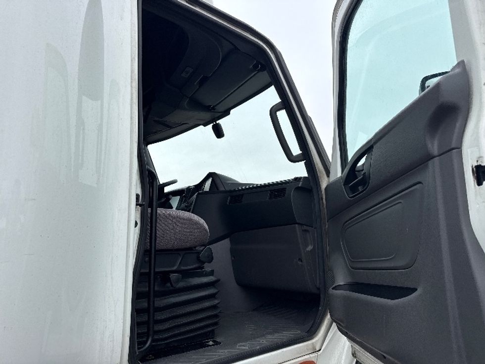 Sleeper Tractor-Heavy Duty Tractors-International-2023-LT625-Chicago (Chicago Ridge)-IL-670,714\n\t\tmiles-$ 39,000 - Image 13