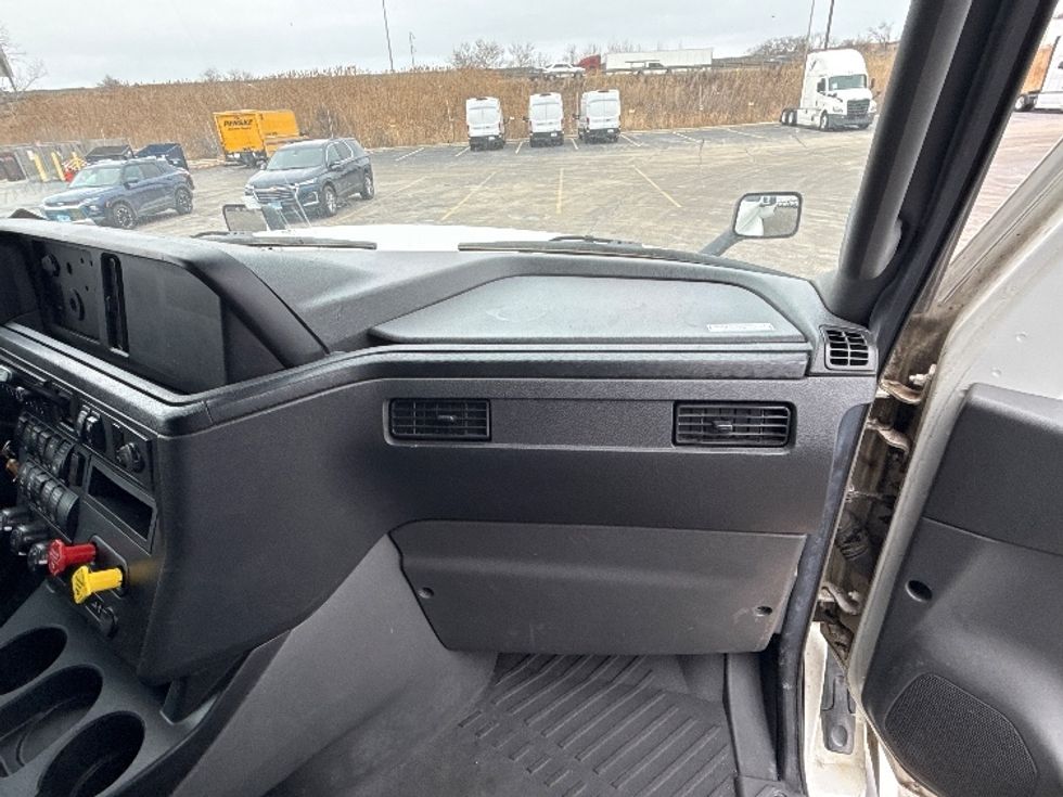 Sleeper Tractor-Heavy Duty Tractors-International-2023-LT625-Chicago (Chicago Ridge)-IL-670,714\n\t\tmiles-$ 39,000 - Image 14