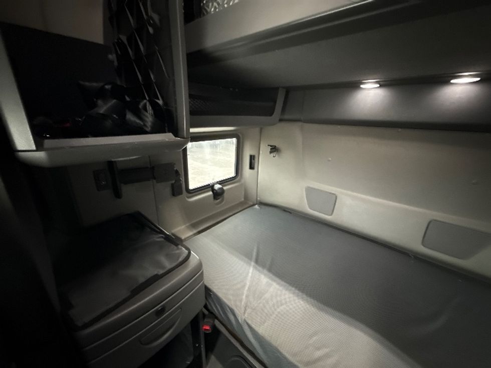 Sleeper Tractor-Heavy Duty Tractors-International-2023-LT625-Chicago (Chicago Ridge)-IL-670,714\n\t\tmiles-$ 39,000 - Image 19