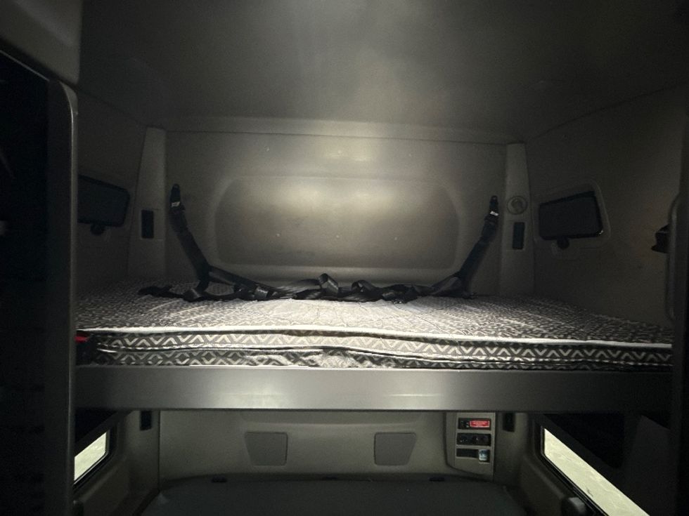 Sleeper Tractor-Heavy Duty Tractors-International-2023-LT625-Chicago (Chicago Ridge)-IL-670,714\n\t\tmiles-$ 39,000 - Image 22