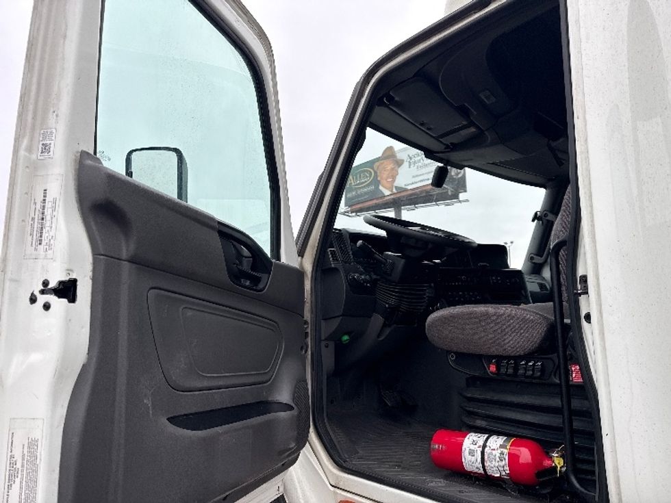 Sleeper Tractor-Heavy Duty Tractors-International-2023-LT625-Chicago (Chicago Ridge)-IL-670,714\n\t\tmiles-$ 39,000 - Image 9