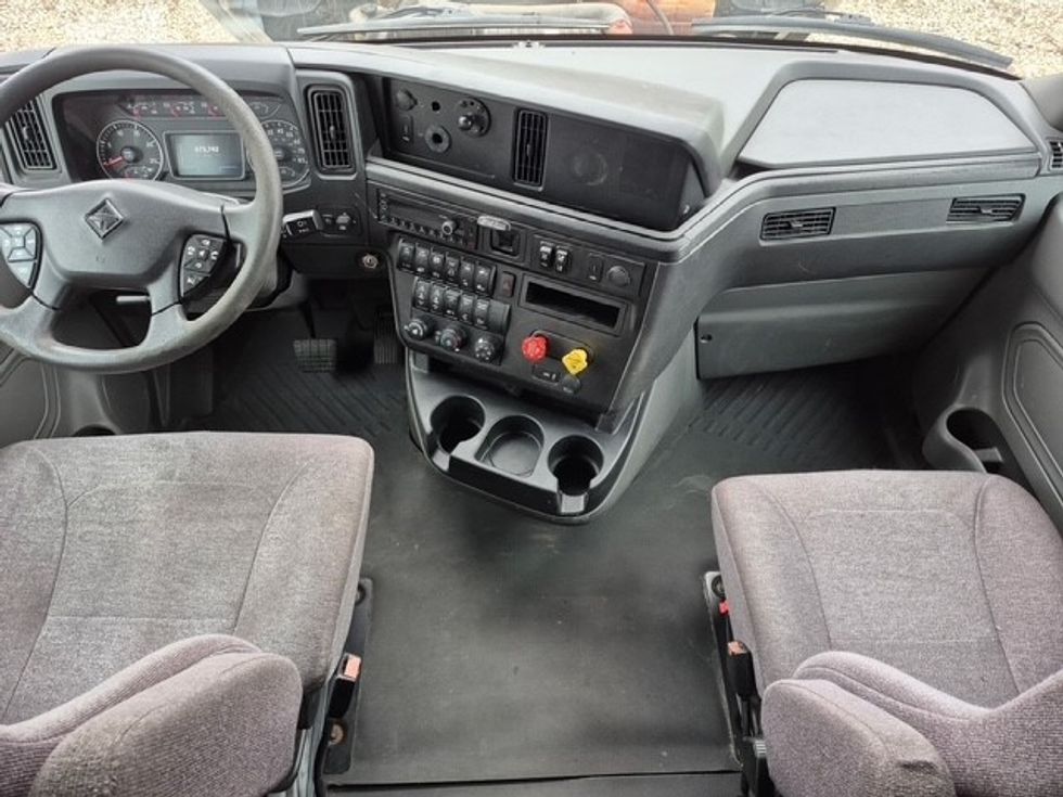 Sleeper Tractor-Heavy Duty Tractors-International-2023-LT625-Chicago (Chicago Ridge)-IL-673,743\n\t\tmiles-$ 38,750 - Image 11