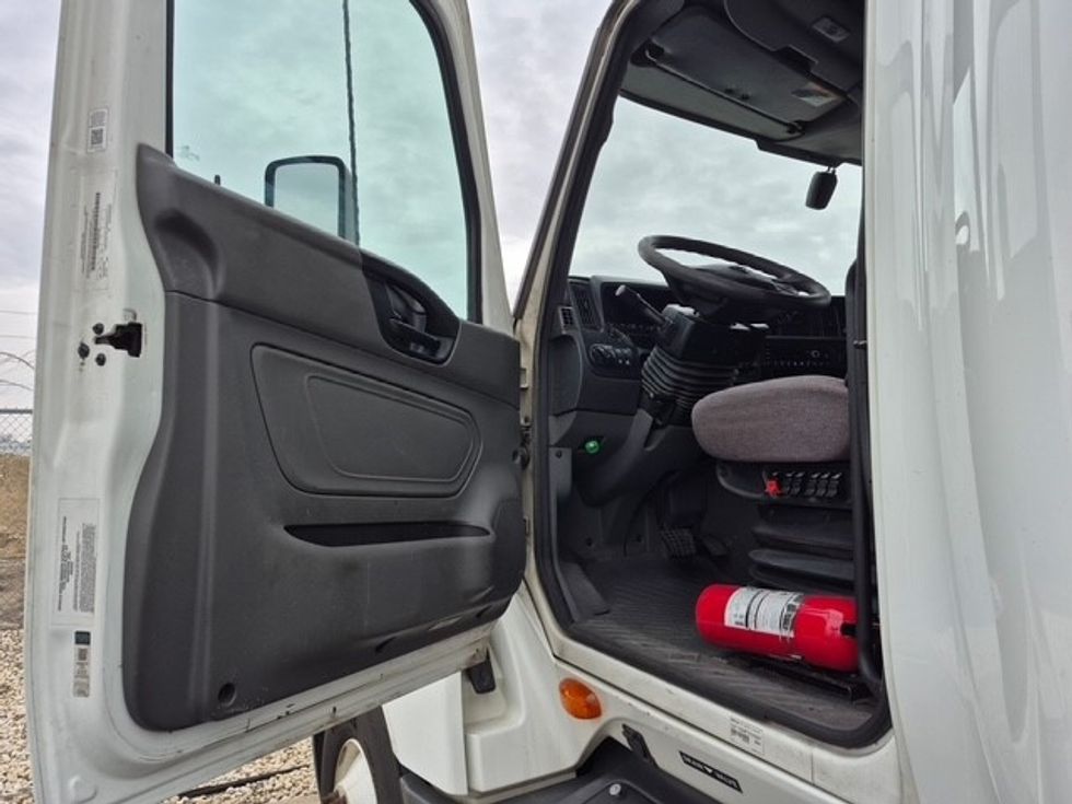 Sleeper Tractor-Heavy Duty Tractors-International-2023-LT625-Chicago (Chicago Ridge)-IL-673,743\n\t\tmiles-$ 38,750 - Image 8