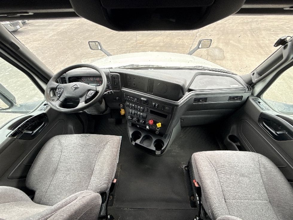 Sleeper Tractor-Heavy Duty Tractors-International-2023-LT625-Chicago (Chicago Ridge)-IL-711,840\n\t\tmiles-$ 35,000 - Image 12