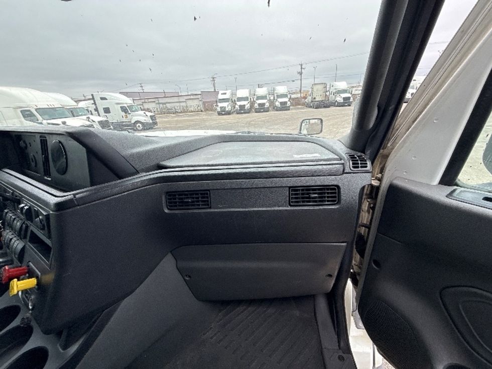 Sleeper Tractor-Heavy Duty Tractors-International-2023-LT625-Chicago (Chicago Ridge)-IL-711,840\n\t\tmiles-$ 35,000 - Image 14