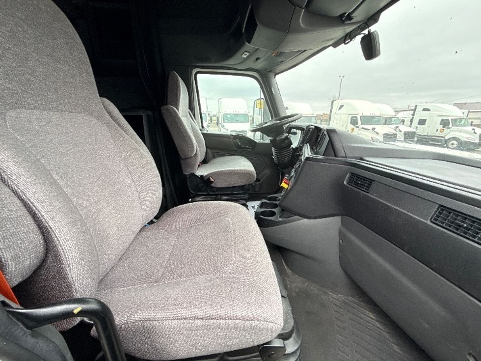 Sleeper Tractor-Heavy Duty Tractors-International-2023-LT625-Chicago (Chicago Ridge)-IL-711,840\n\t\tmiles-$ 35,000 - Image 15
