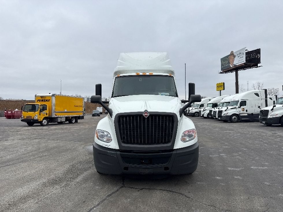 Sleeper Tractor-Heavy Duty Tractors-International-2023-LT625-Chicago (Chicago Ridge)-IL-711,840\n\t\tmiles-$ 35,000 - Image 2