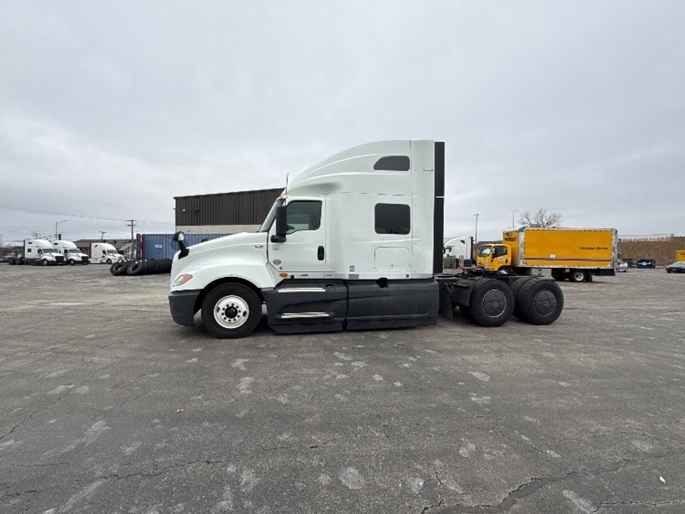 Sleeper Tractor-Heavy Duty Tractors-International-2023-LT625-Chicago (Chicago Ridge)-IL-711,840\n\t\tmiles-$ 35,000 - Image 4