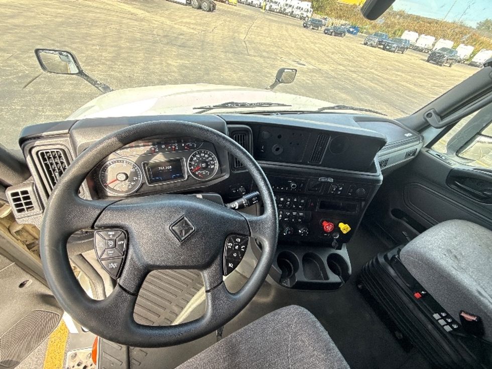 Sleeper Tractor-Heavy Duty Tractors-International-2023-LT625-Chicago (Chicago Ridge)-IL-751,269\n\t\tmiles-$ 39,250 - Image 11
