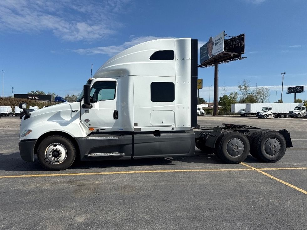Sleeper Tractor-Heavy Duty Tractors-International-2023-LT625-Chicago (Chicago Ridge)-IL-751,269\n\t\tmiles-$ 39,250 - Image 4