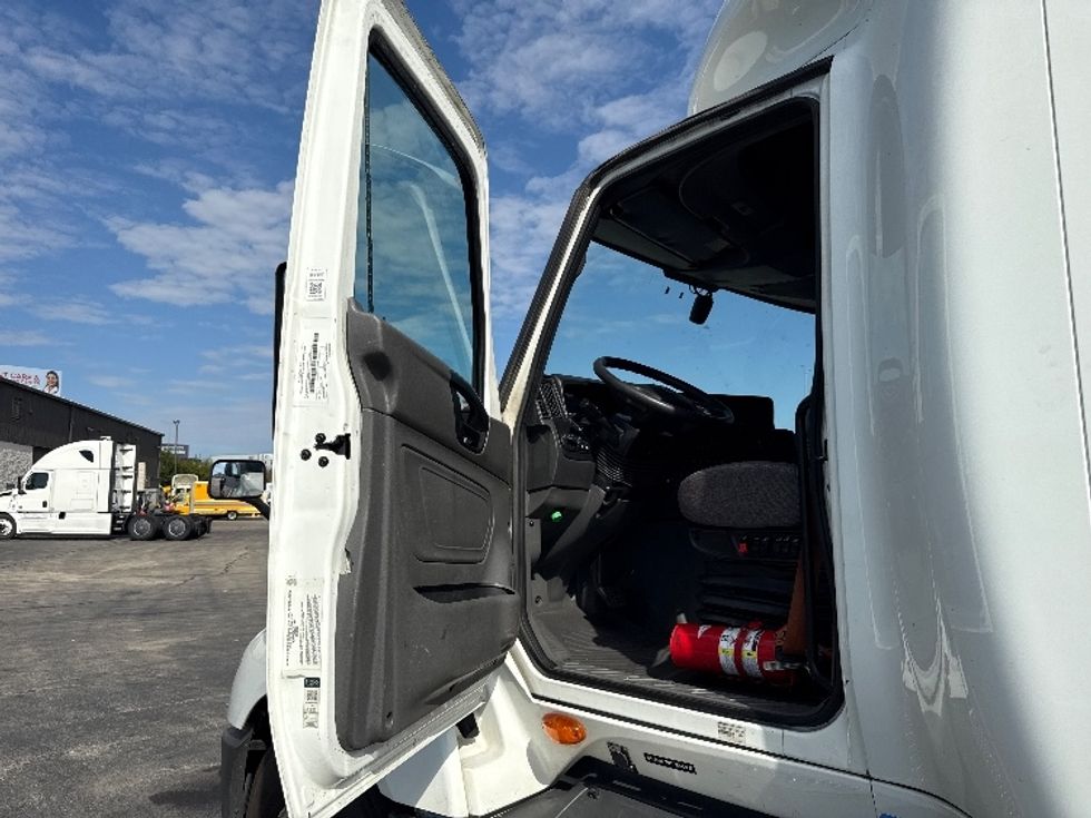 Sleeper Tractor-Heavy Duty Tractors-International-2023-LT625-Chicago (Chicago Ridge)-IL-751,269\n\t\tmiles-$ 39,250 - Image 9