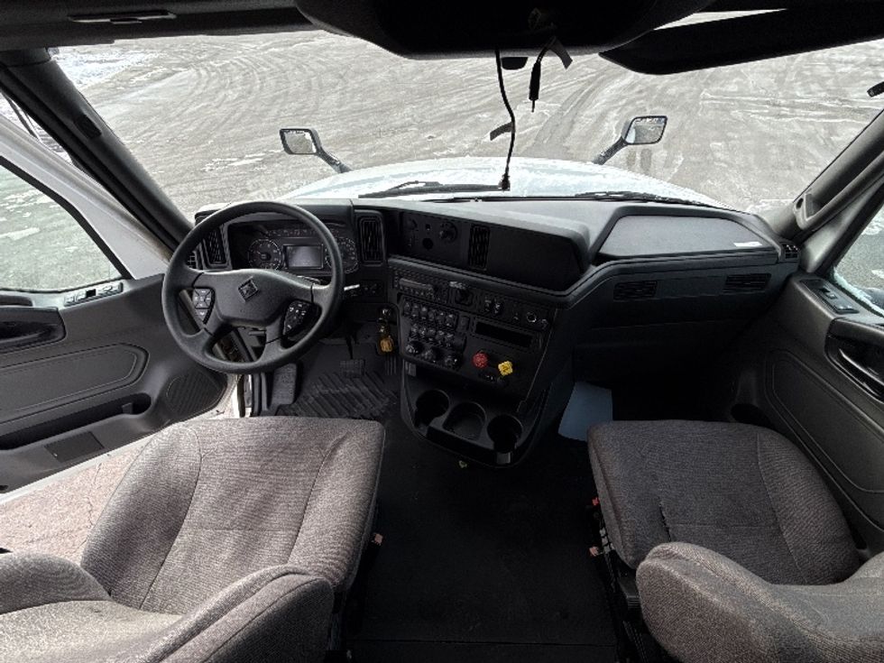 Sleeper Tractor-Heavy Duty Tractors-International-2023-LT625-Chicago (Chicago Ridge)-IL-757,141\n\t\tmiles-$ 38,500 - Image 12