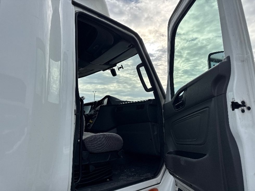 Sleeper Tractor-Heavy Duty Tractors-International-2023-LT625-Chicago (Chicago Ridge)-IL-757,141\n\t\tmiles-$ 38,500 - Image 13