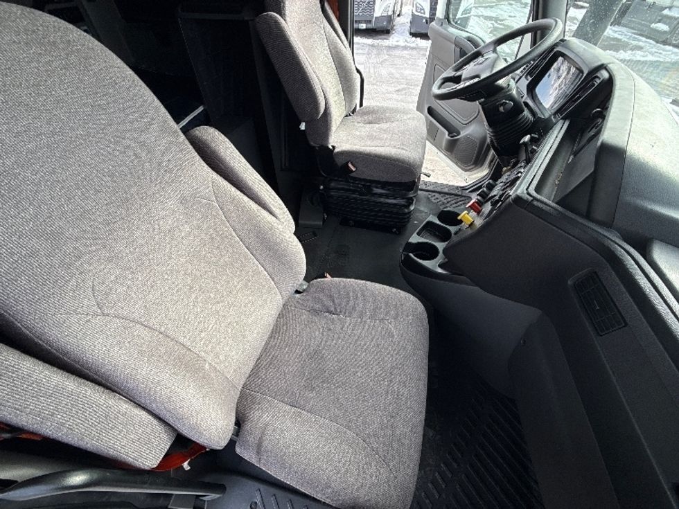 Sleeper Tractor-Heavy Duty Tractors-International-2023-LT625-Chicago (Chicago Ridge)-IL-757,141\n\t\tmiles-$ 38,500 - Image 15