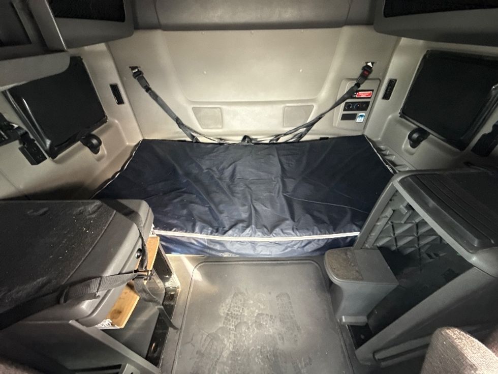 Sleeper Tractor-Heavy Duty Tractors-International-2023-LT625-Chicago (Chicago Ridge)-IL-757,141\n\t\tmiles-$ 38,500 - Image 16