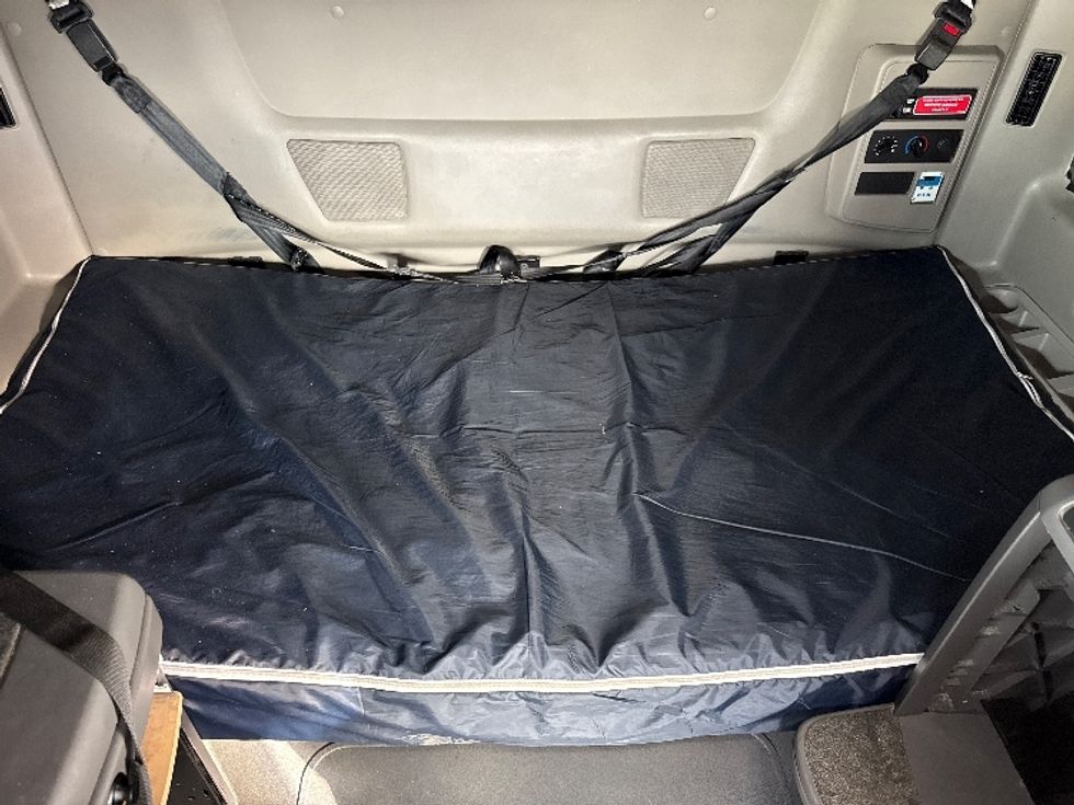 Sleeper Tractor-Heavy Duty Tractors-International-2023-LT625-Chicago (Chicago Ridge)-IL-757,141\n\t\tmiles-$ 38,500 - Image 17